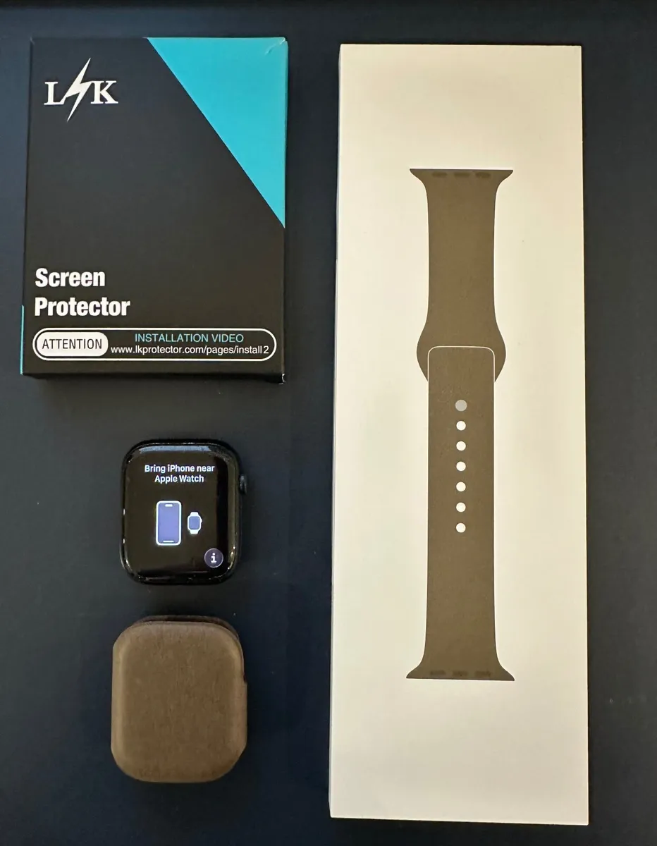 Apple Watch Series 8  45mm Black + 2026 Olive Band - Image 1