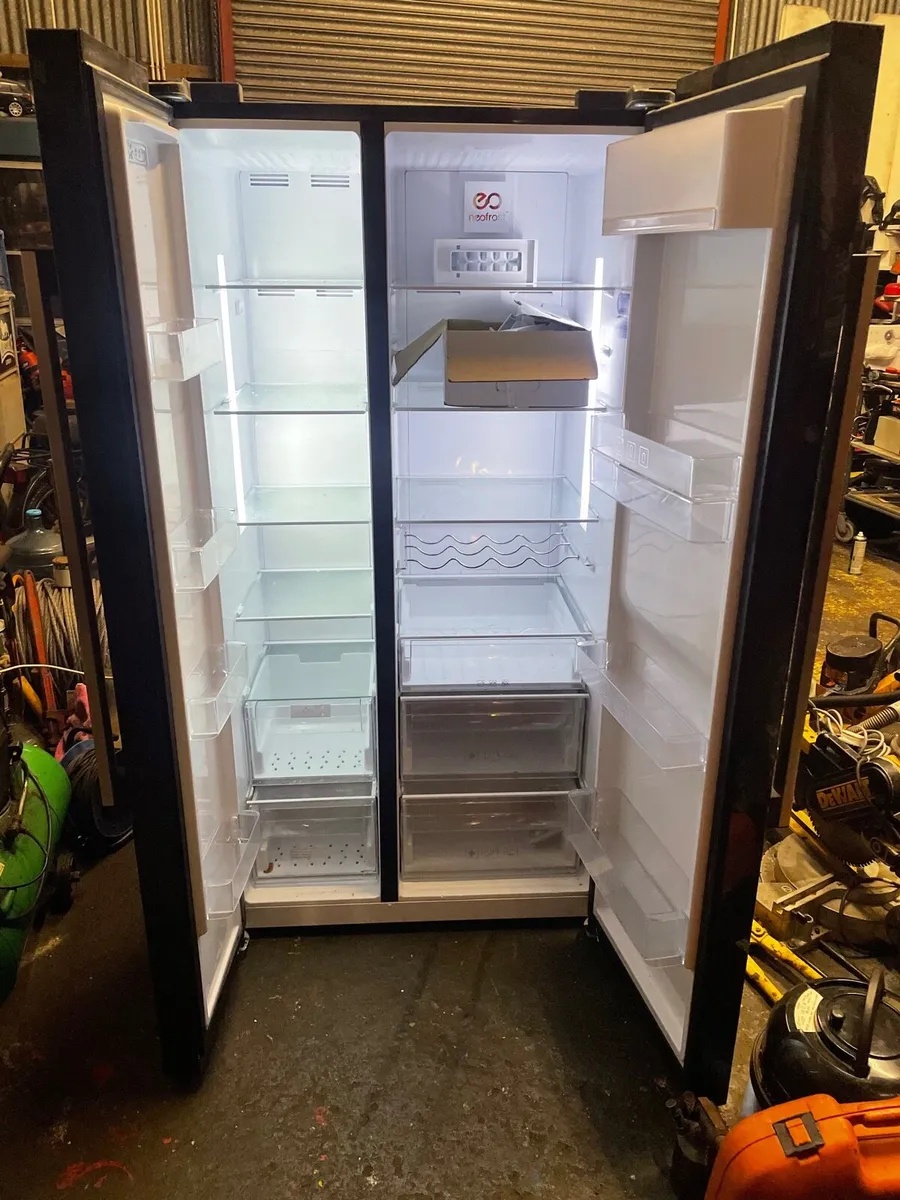 American fridge freezer with drink dispenser - Image 3
