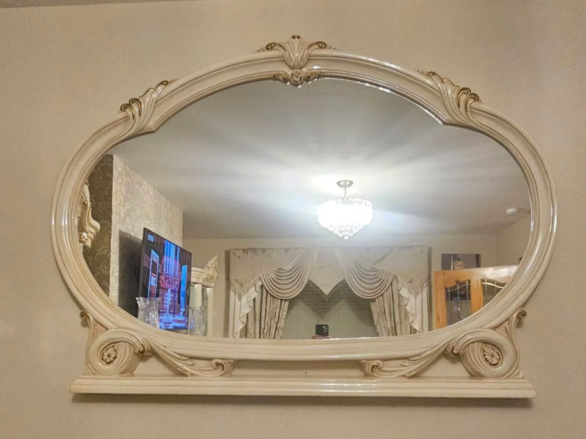 Beautiful Italian Cream & Gold Furniture Set - Image 3