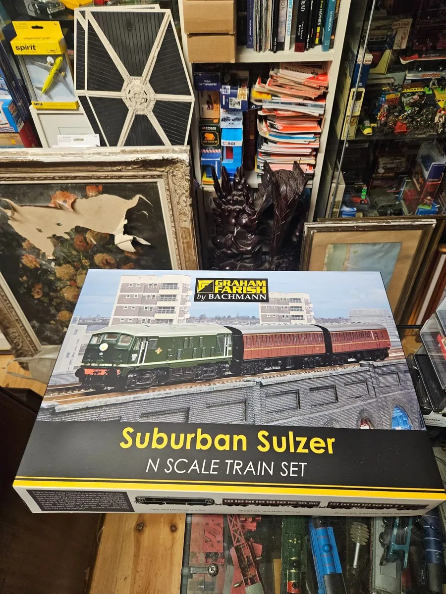 Hornby Graham Farish N Gauge Train Set - Image 1