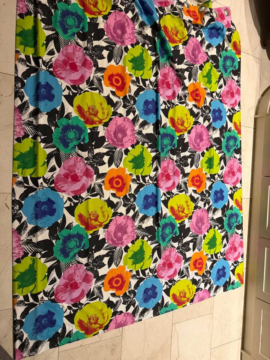 Window Curtains - Image 2