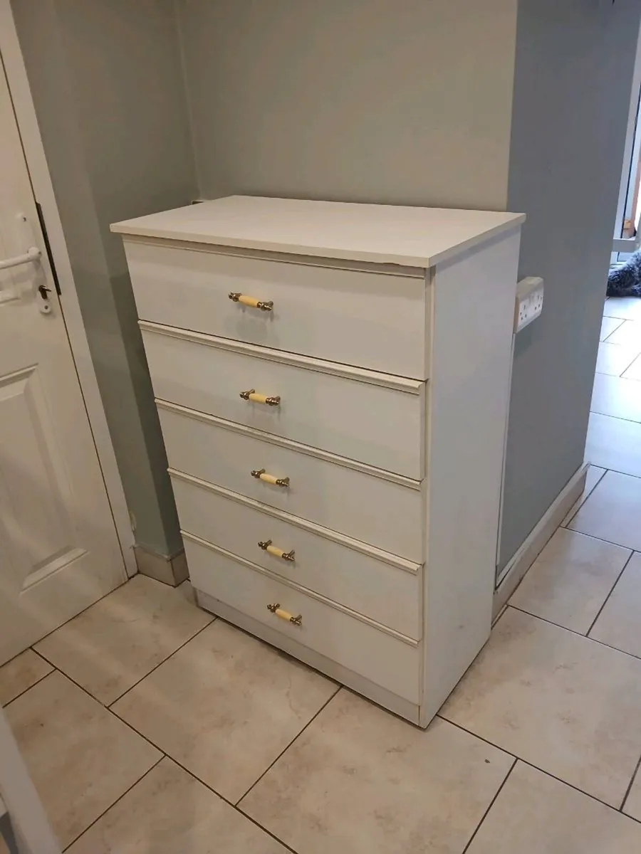 Chest of drawers - Image 1