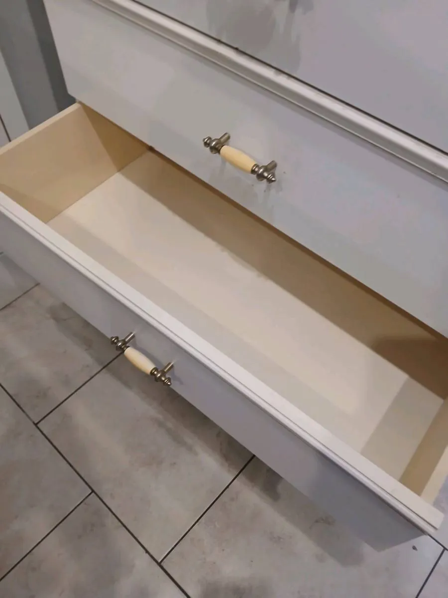 Chest of drawers - Image 3