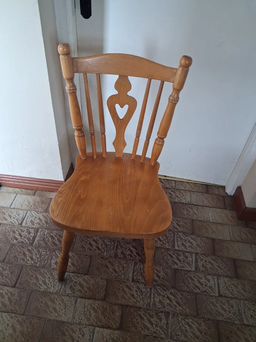 Brown kitchen table and chairs - Image 1