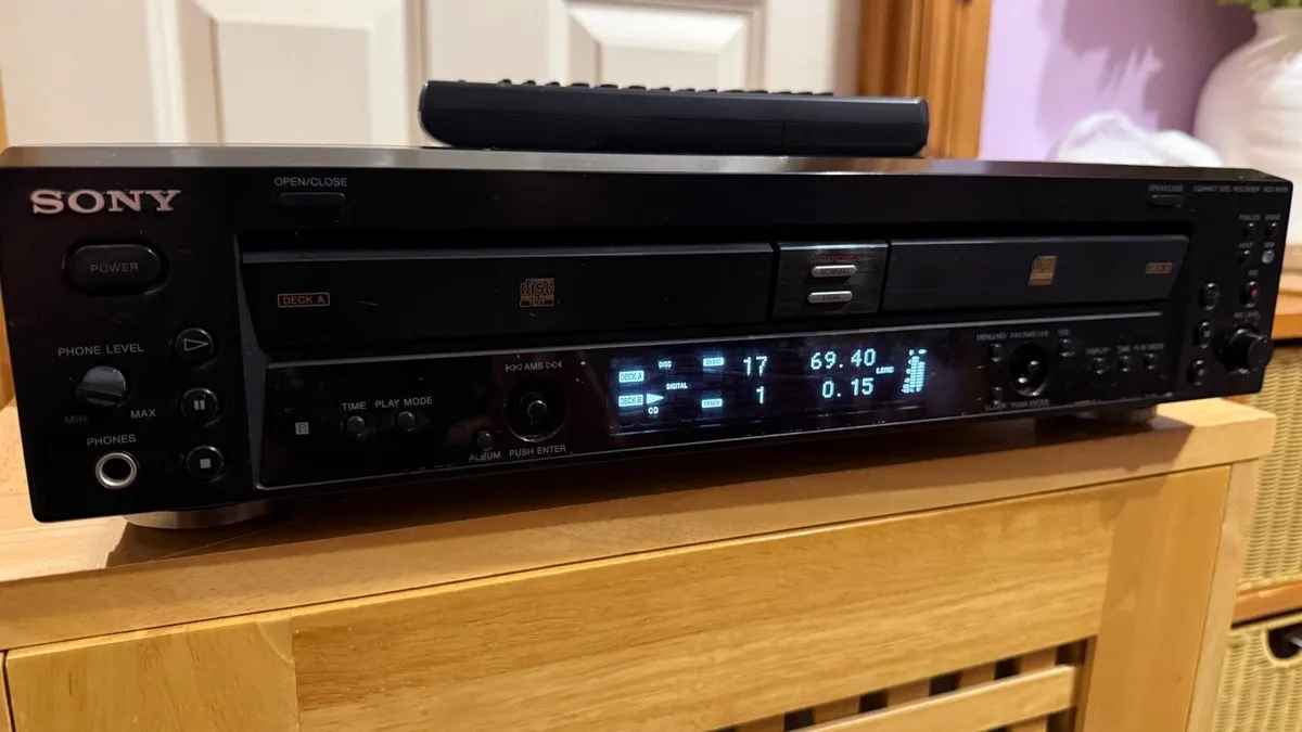 Sony CD recorder /CD player - Image 1