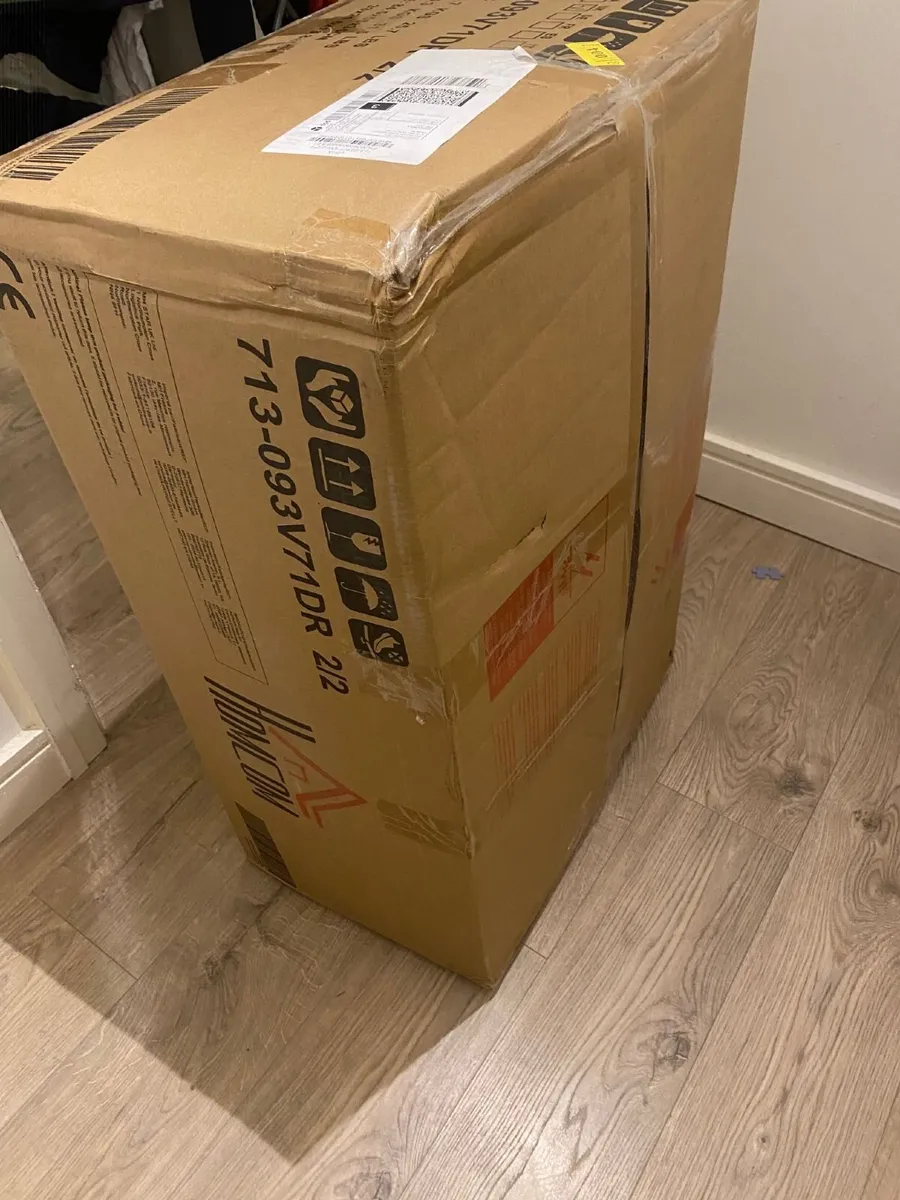 HOMCOM 713-093V71DR Recliner - Box 2/2 - Brand New - Image 1