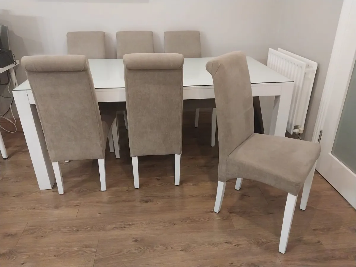 Table & 6 chairs - Image 2