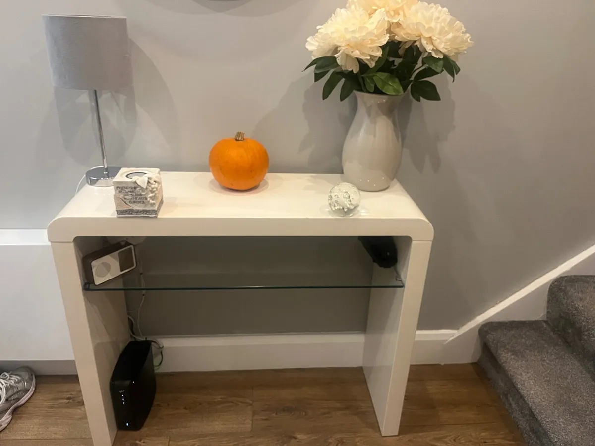 White Console table - Image 1