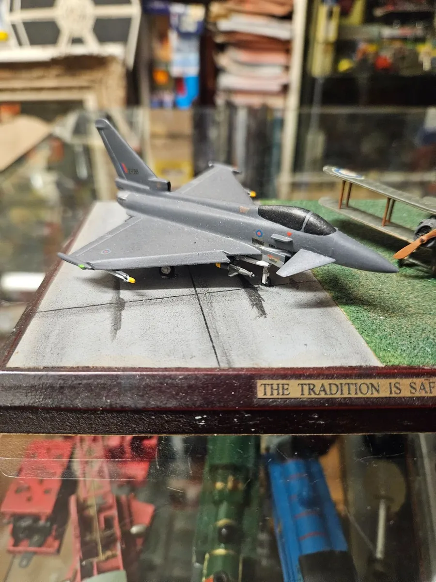 Corgi Royal Airforce The Tradition is Safe Diorama - Image 4