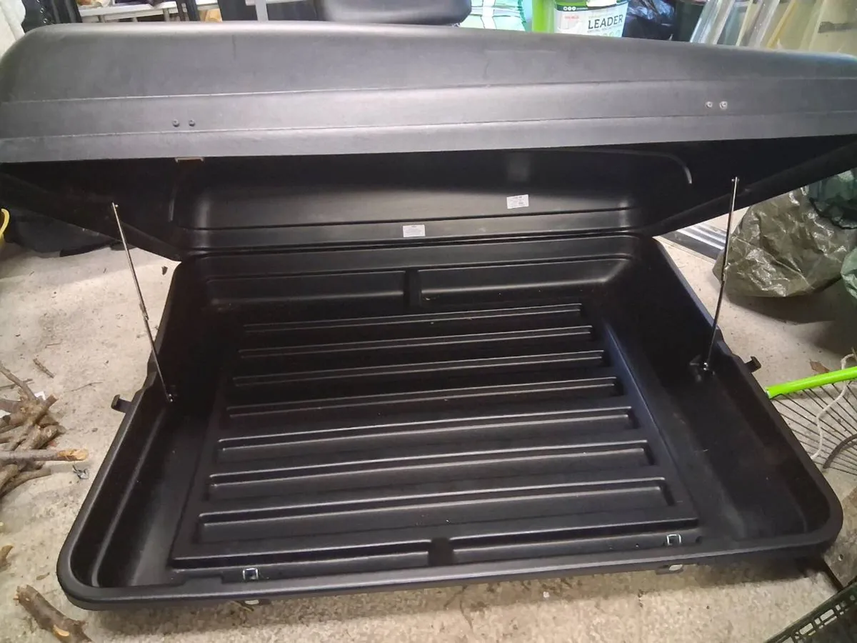 Roof box - Image 4