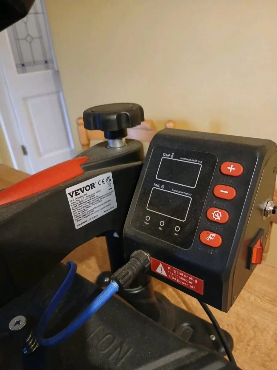 VEVOR heat press and separate mug press - Image 2