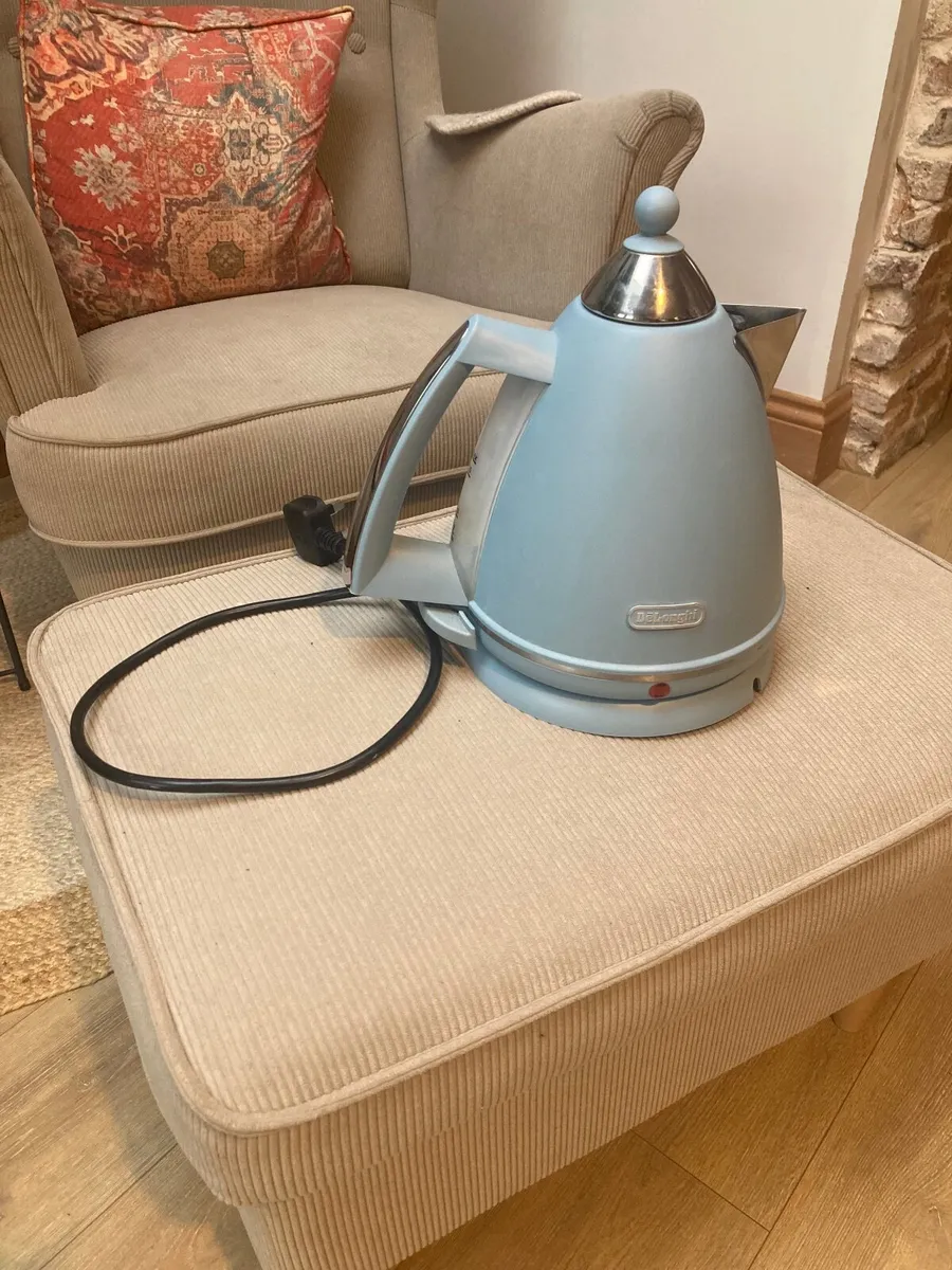 Delonghi kettle, light blue - Image 3