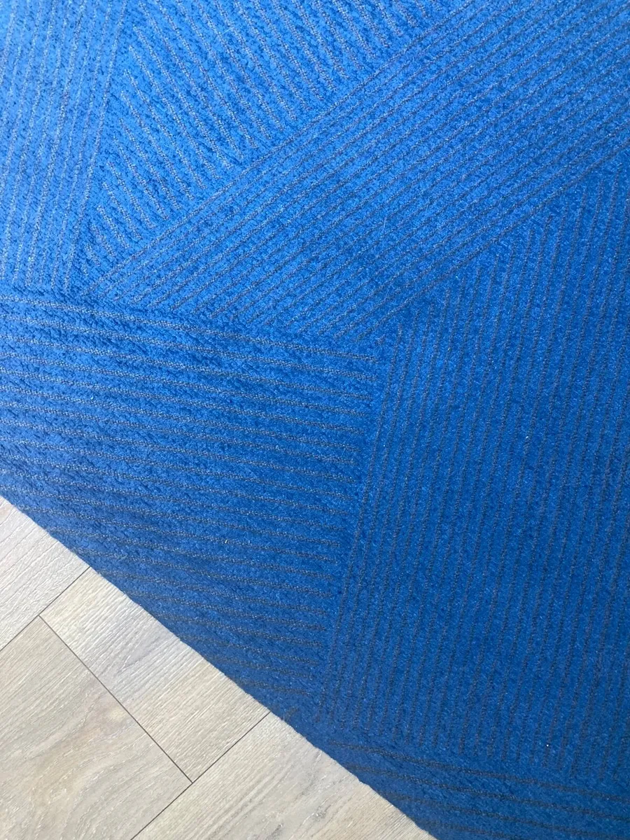 Blue midsize rug - Image 2