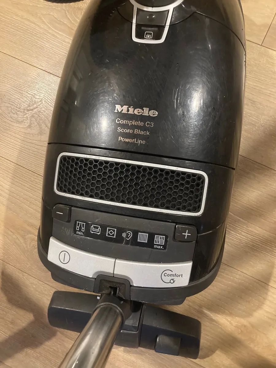 Miele C3 Hoover / vacuum cleaner - Image 1
