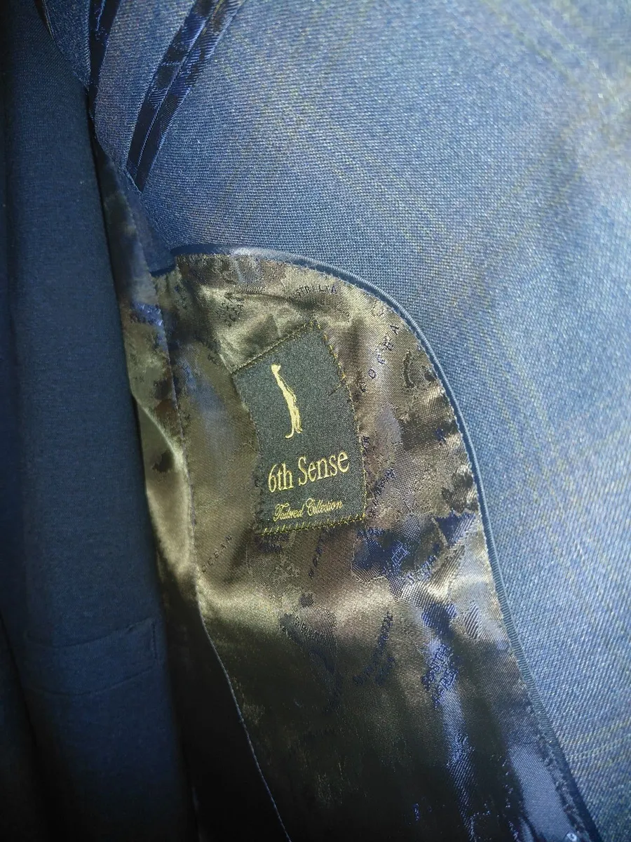 Mens Suit new with tags - Image 4