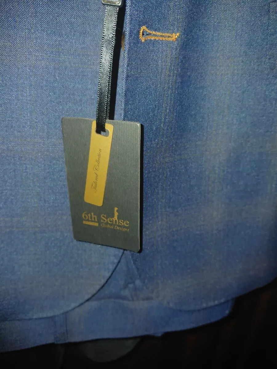 Mens Suit new with tags - Image 3