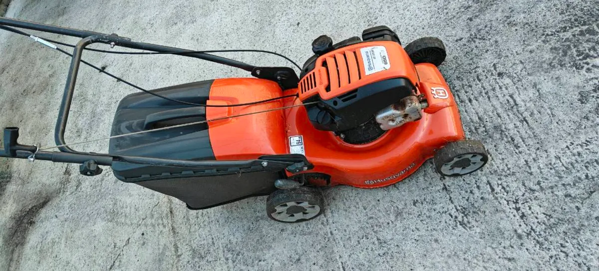 Husqvarna self propelled lawnmower - Image 2