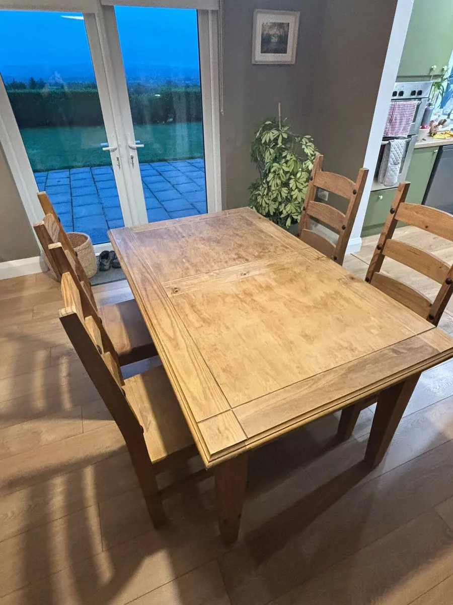 Kitchen table with x4 chairs - Image 1