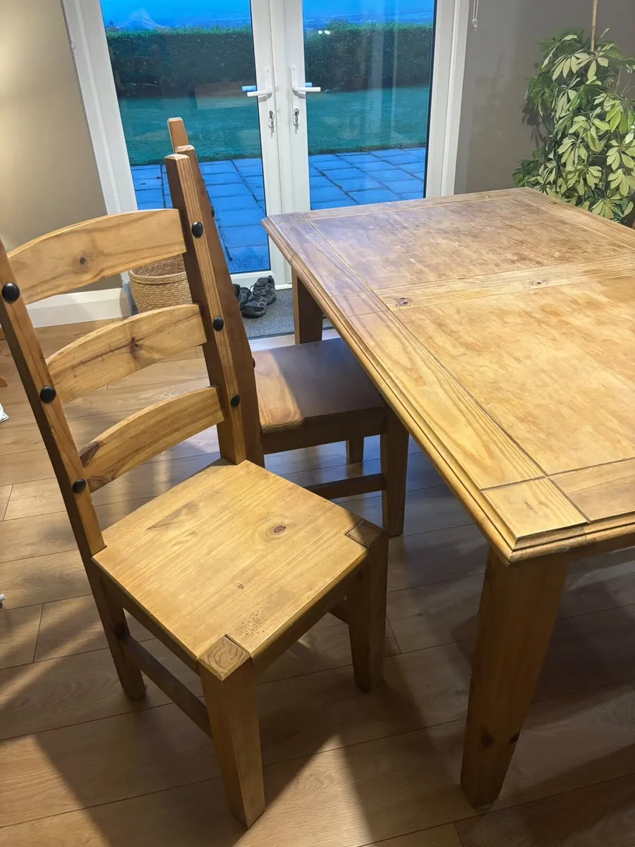 Kitchen table with x4 chairs - Image 2