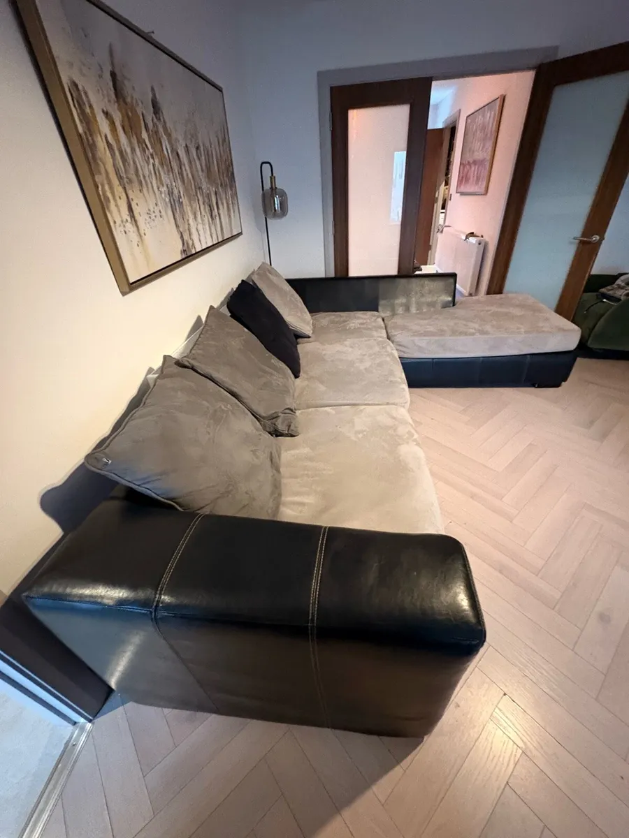 Sofa - L shaped - Image 3