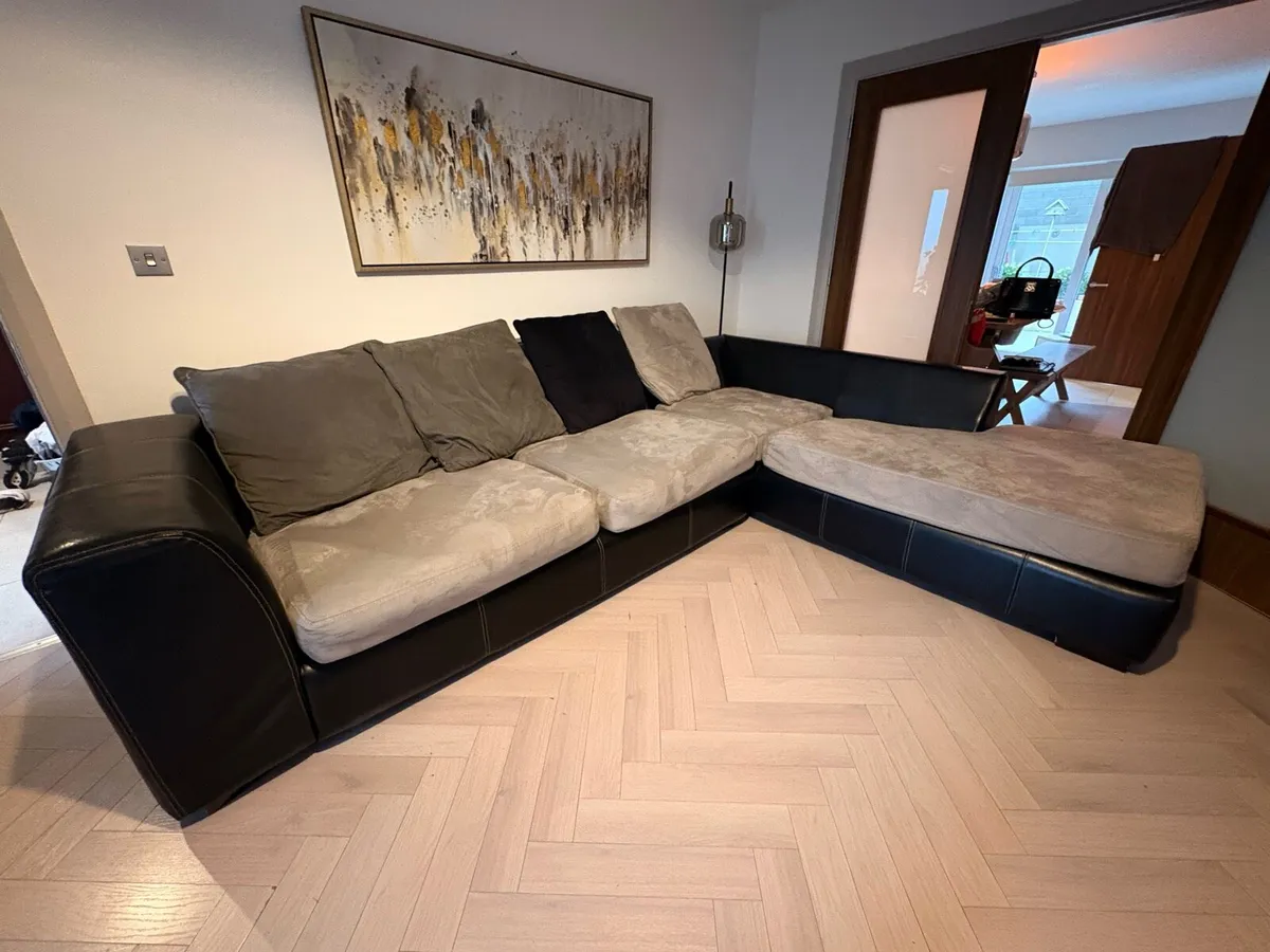 Sofa - L shaped - Image 4