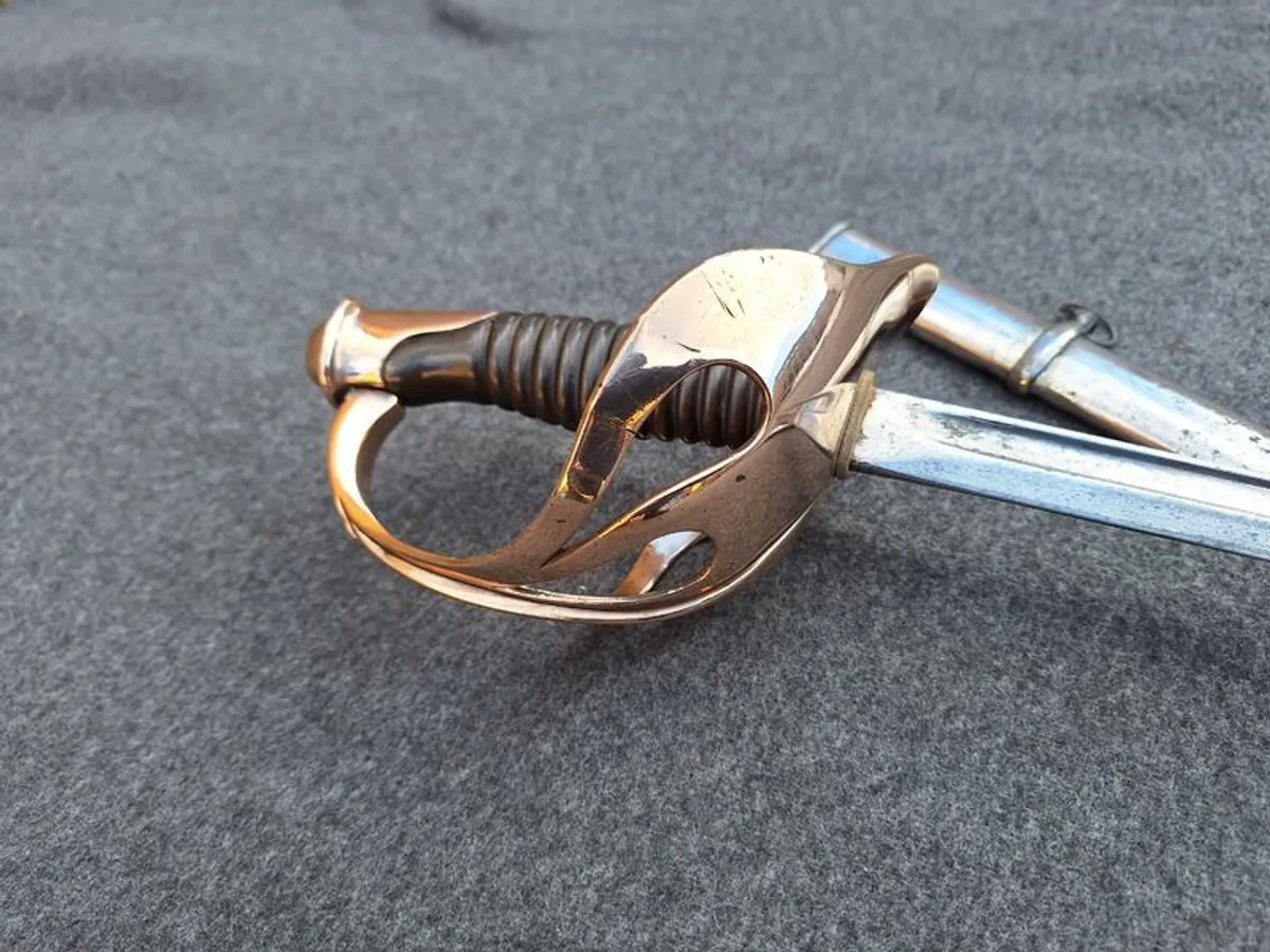 Antique french cavalry sword - Image 1