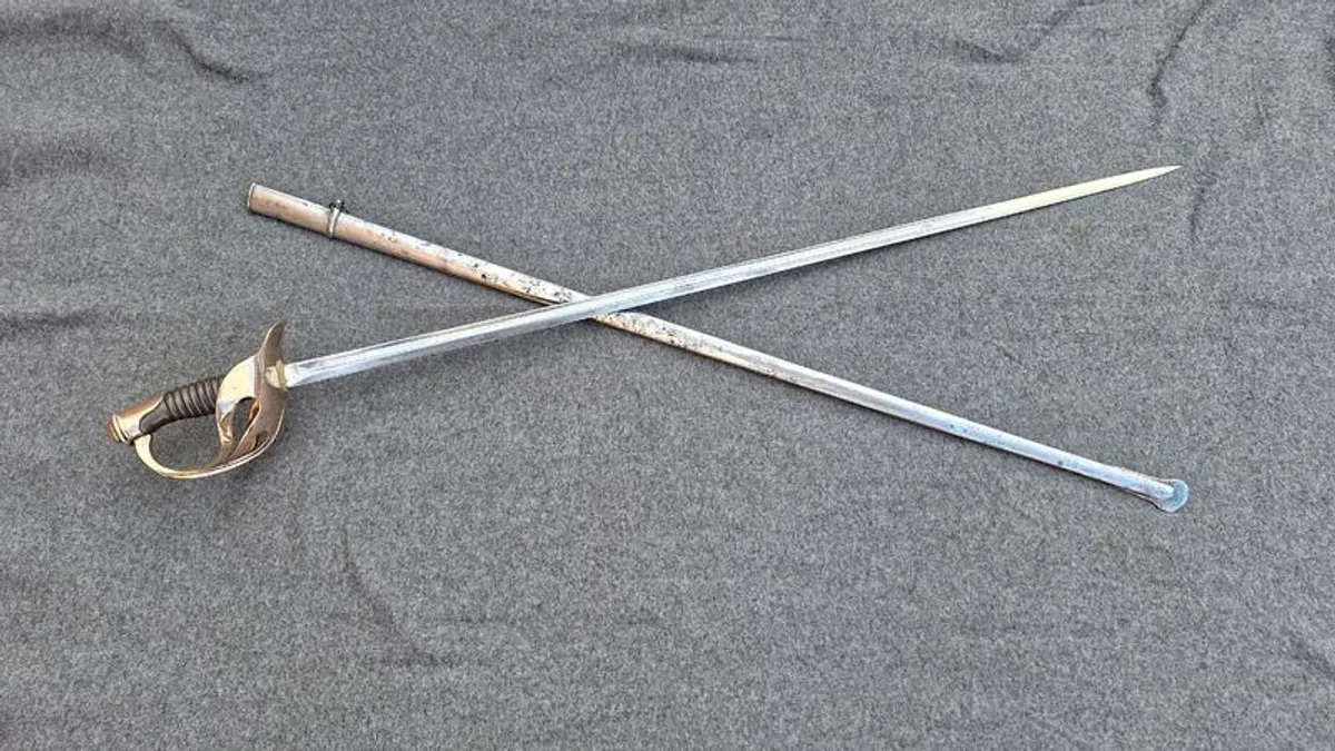 Antique french cavalry sword - Image 2