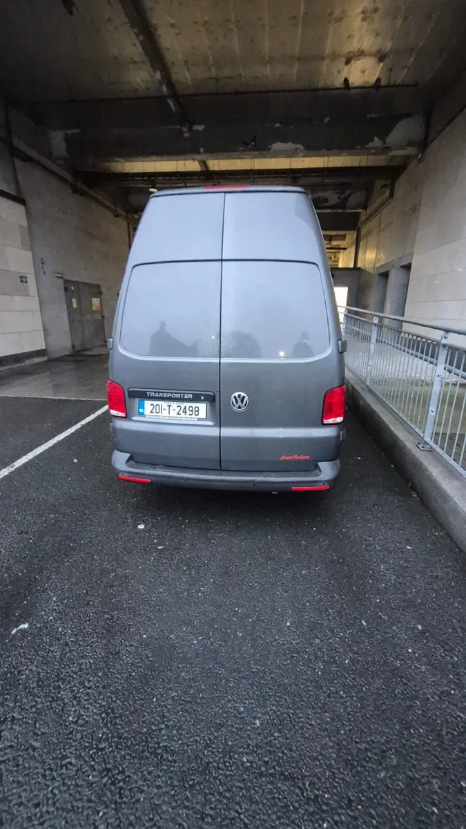 Volkswagen Transporter - Image 4