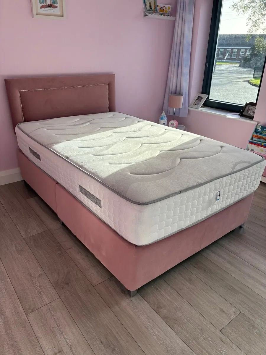 Small double bed - Image 2
