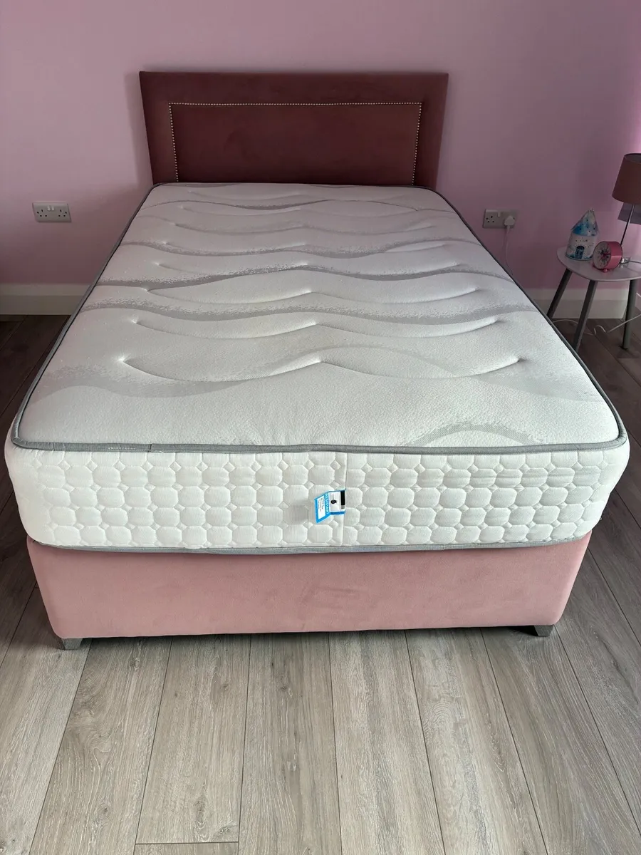 Small double bed - Image 1