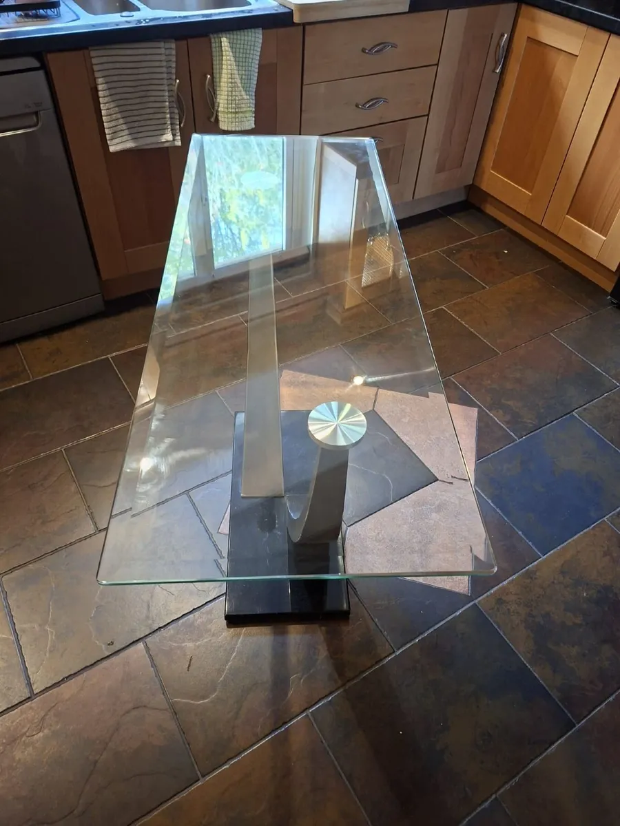 Glass table - Image 3