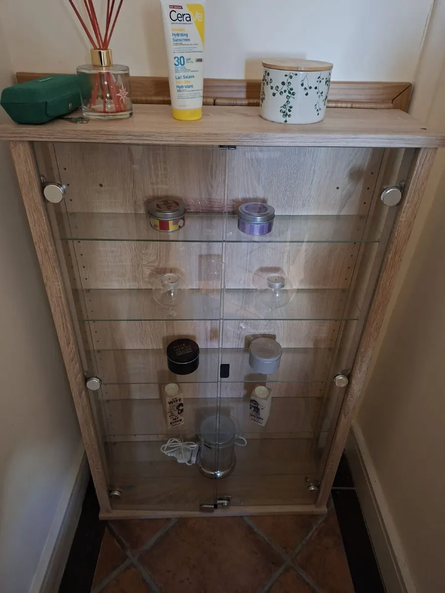 Cabinet - Image 1