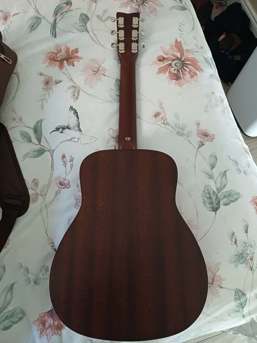 Acoustic Guitar with case - Yamaha jr2 3/4 - Image 2