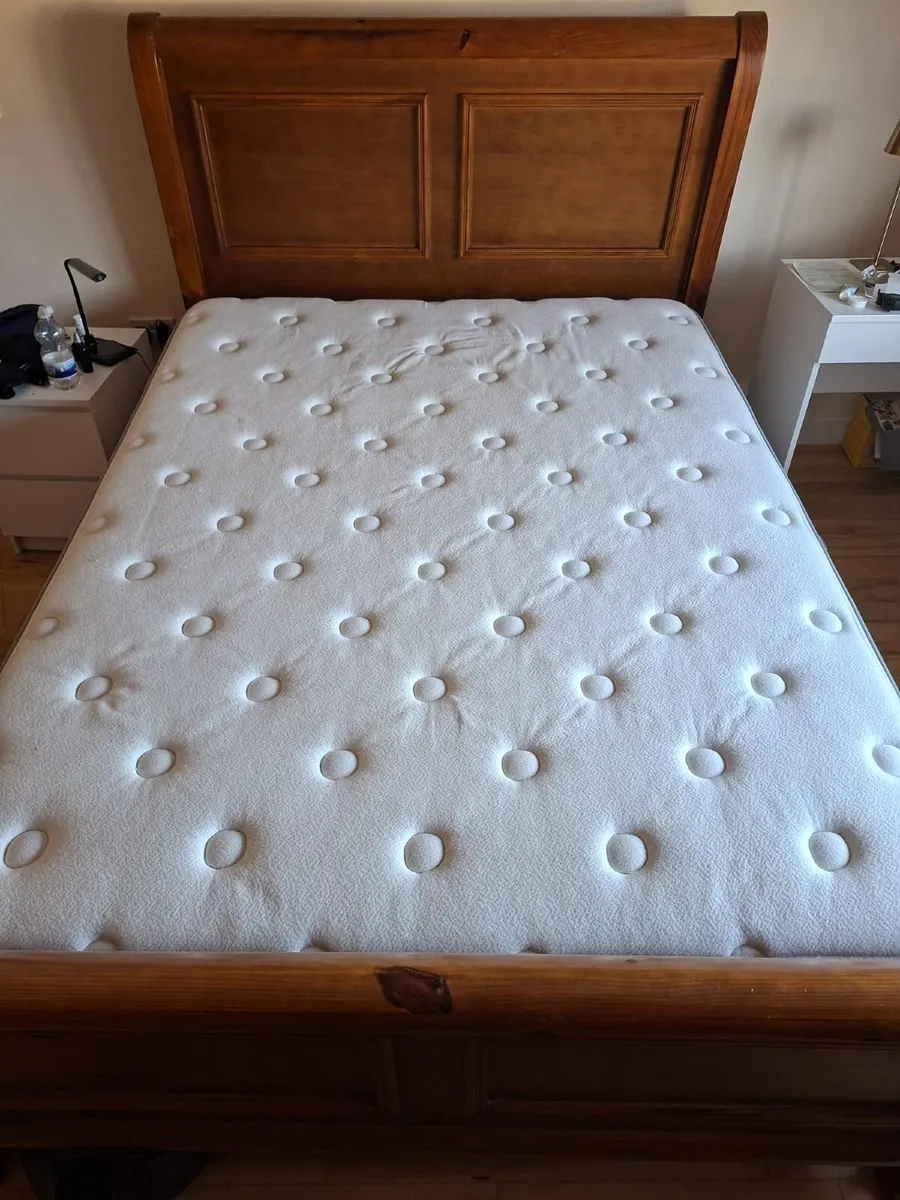 Bed - Image 1