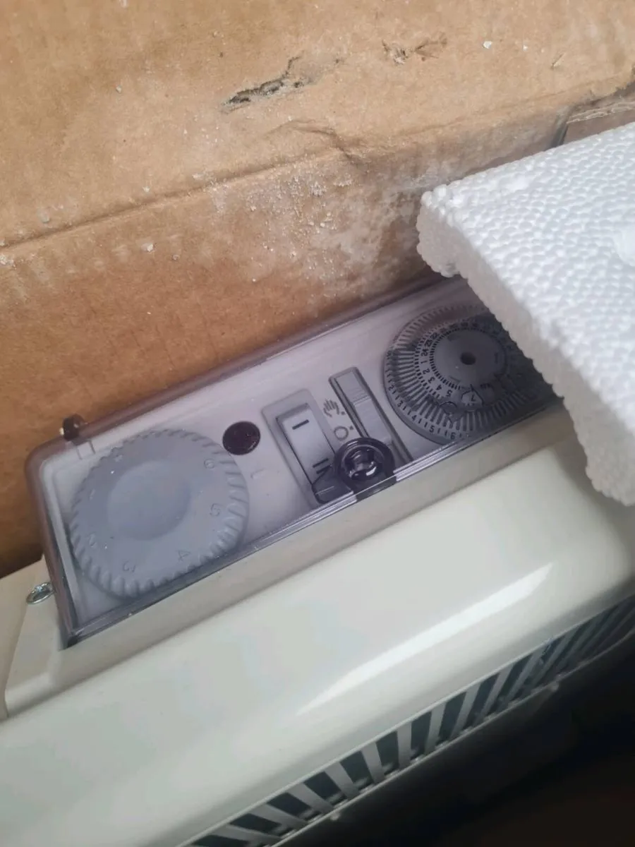 Wall heater - Image 2