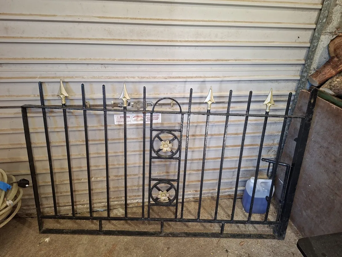 Gates - Image 2