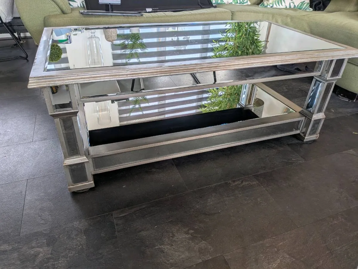 Mirrored coffee table - Image 1