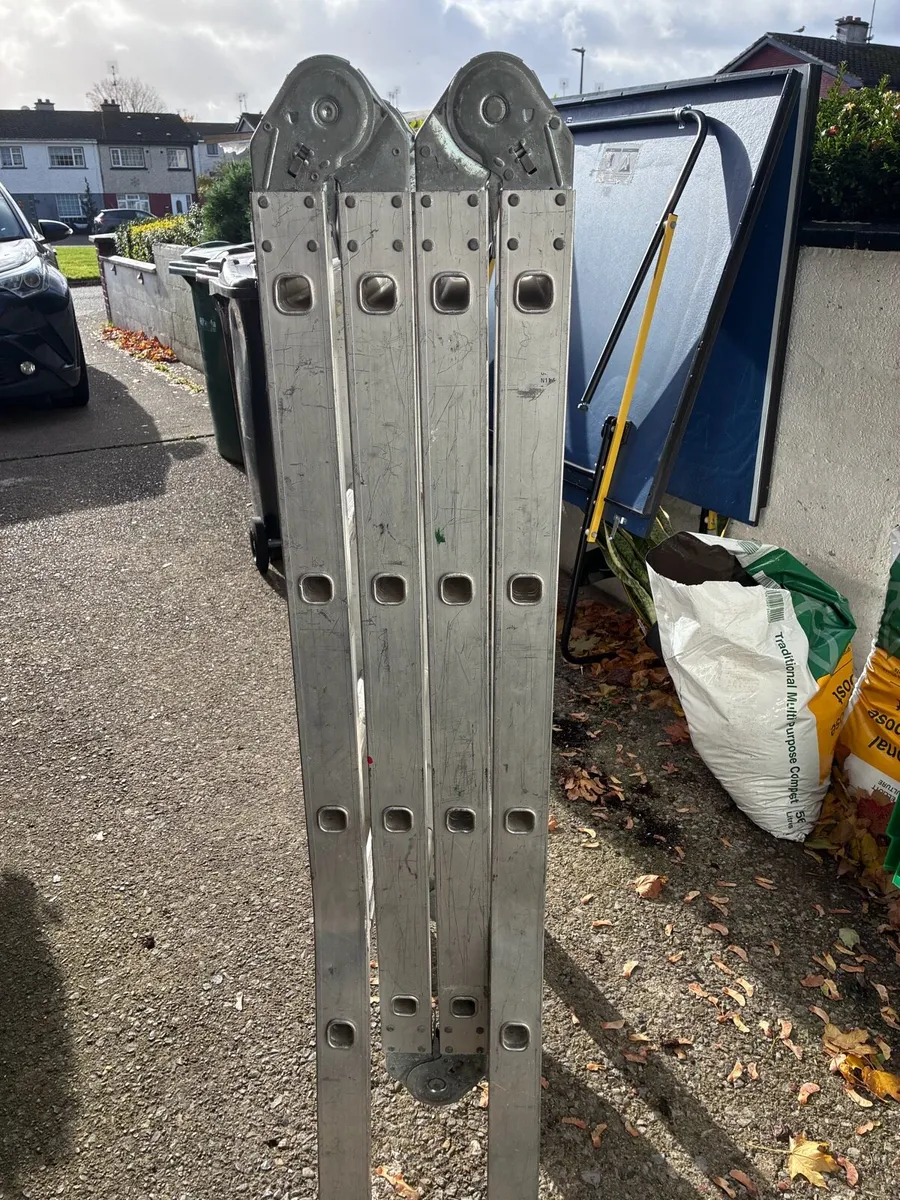 Foldable ladder 1.3 - 4.9 m - Image 1