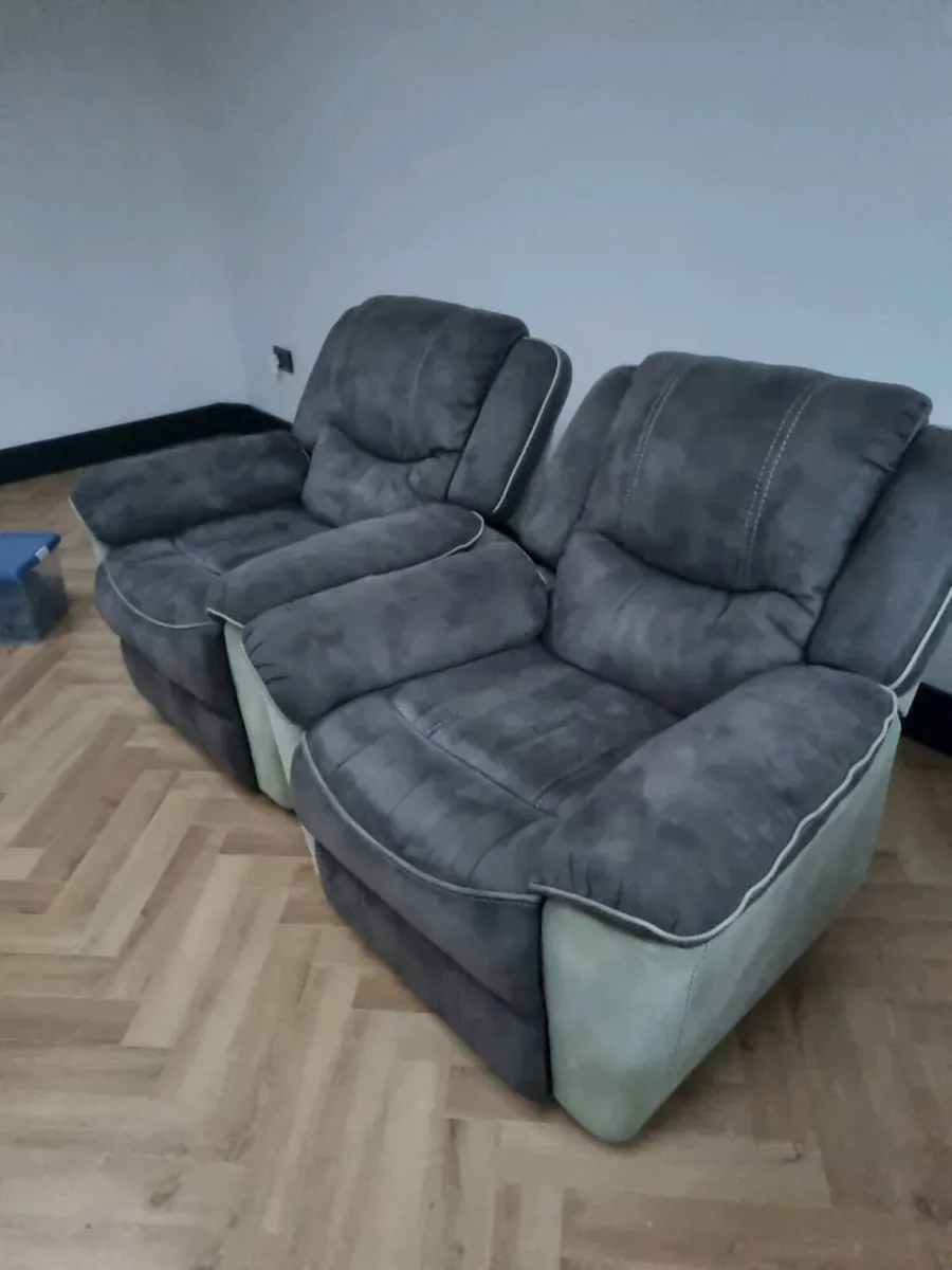 Recliners x2 - Image 2