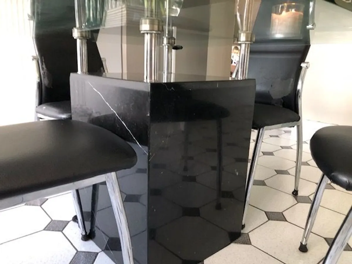 Glass table and 6 chairs - Image 4
