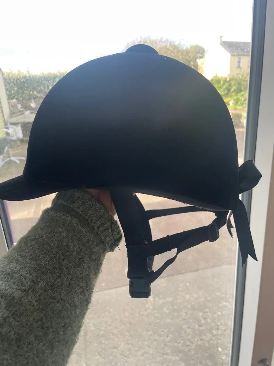 Horse riding hat - Image 1
