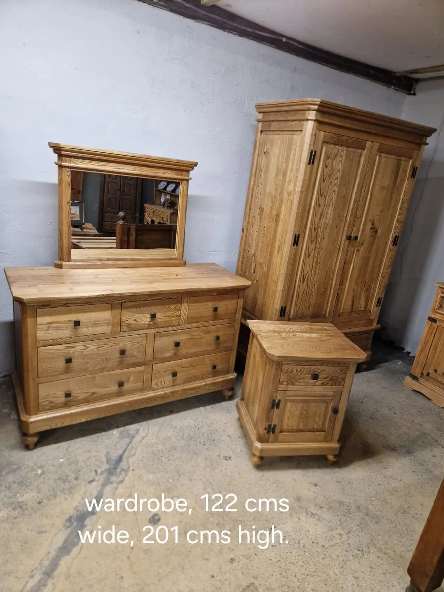 4ft wide oak wardrobe + chest + bedside locker - Image 1