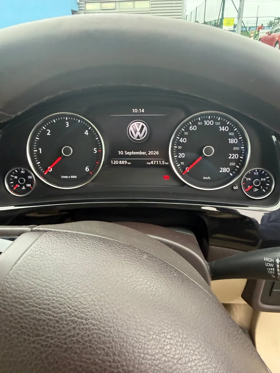 Volkswagen Touareg 2017 - Image 2