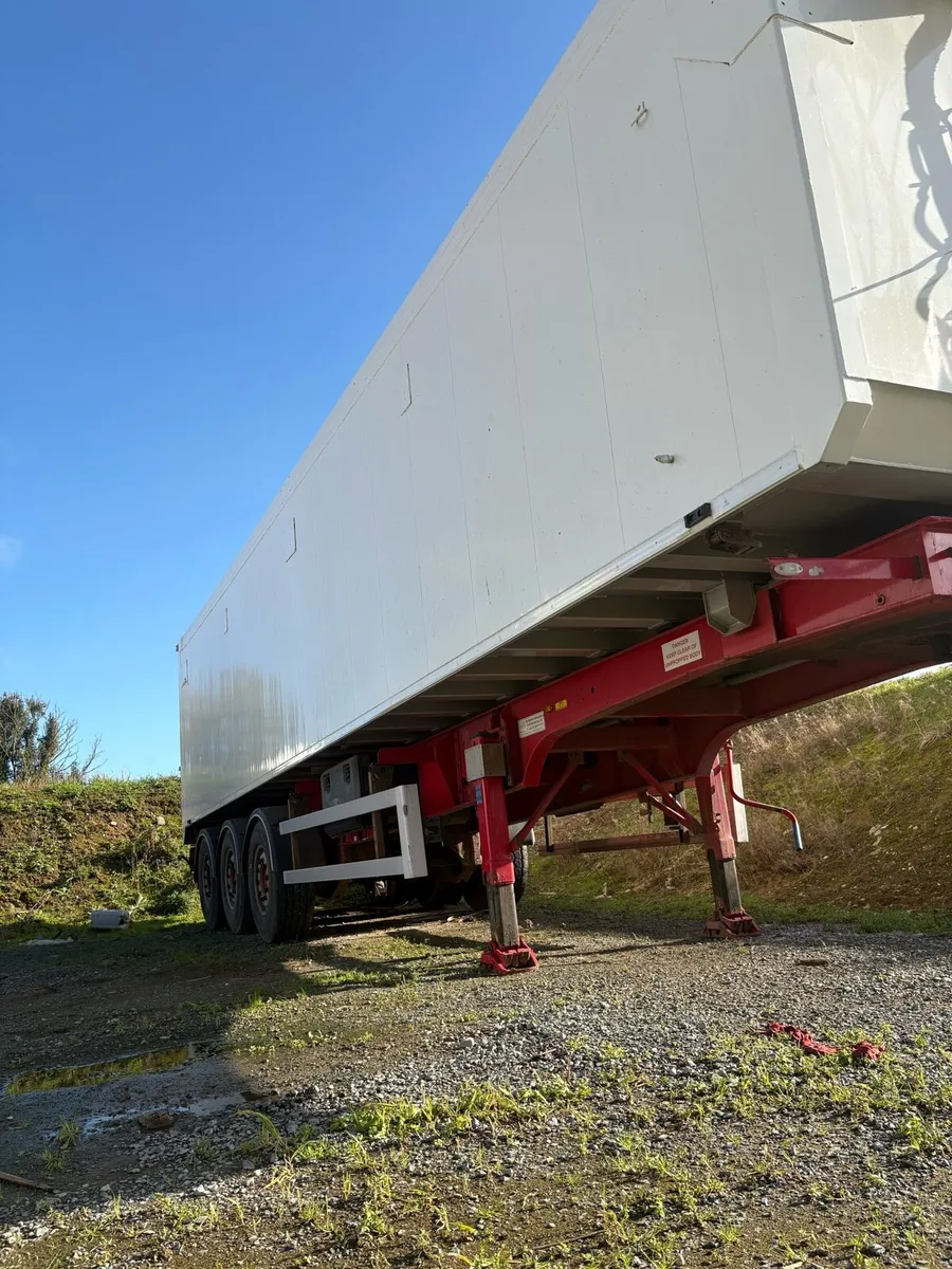 Fruehauf bulk trailer - Image 1