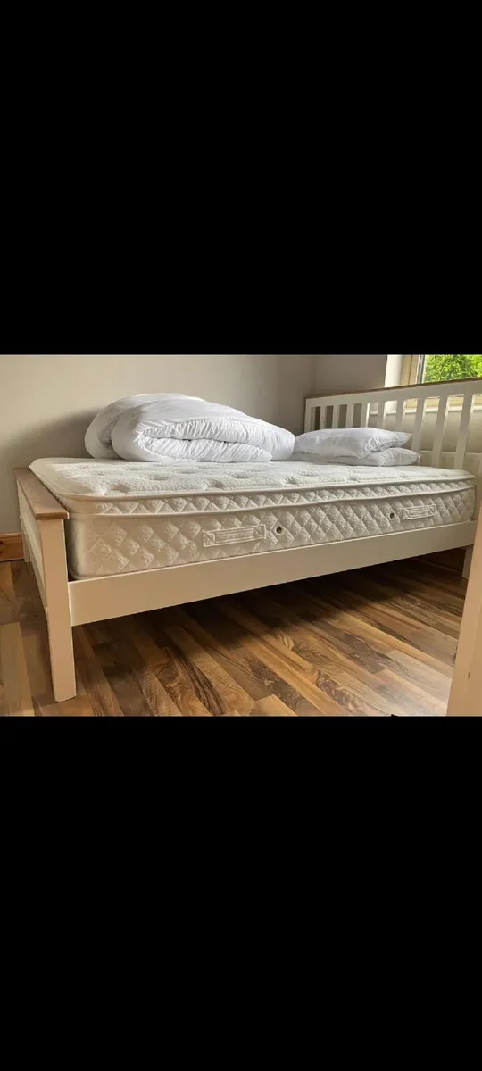 Bed and mattress - Image 1