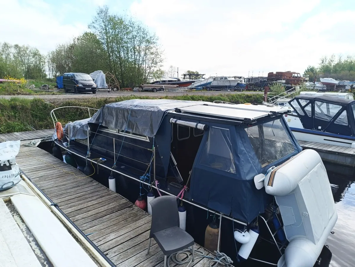 Boat cruiser 28ft perfect condition - Image 3