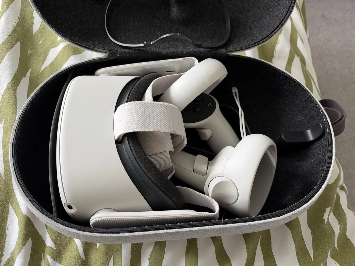 That’s a Meta Quest 2 (Oculus Quest 2) - Image 1