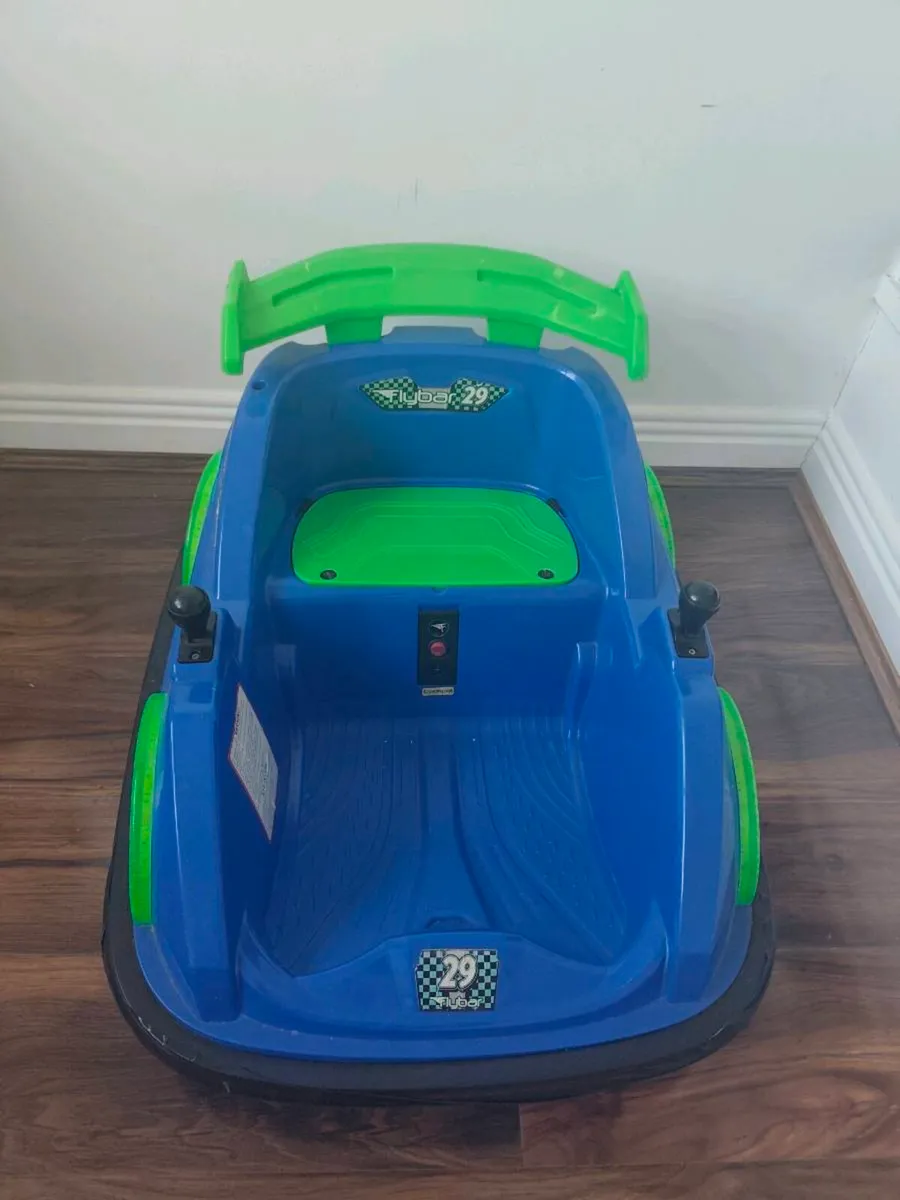 Kids’ Electric Bumper Car for Sale! 💙💚 - Image 1