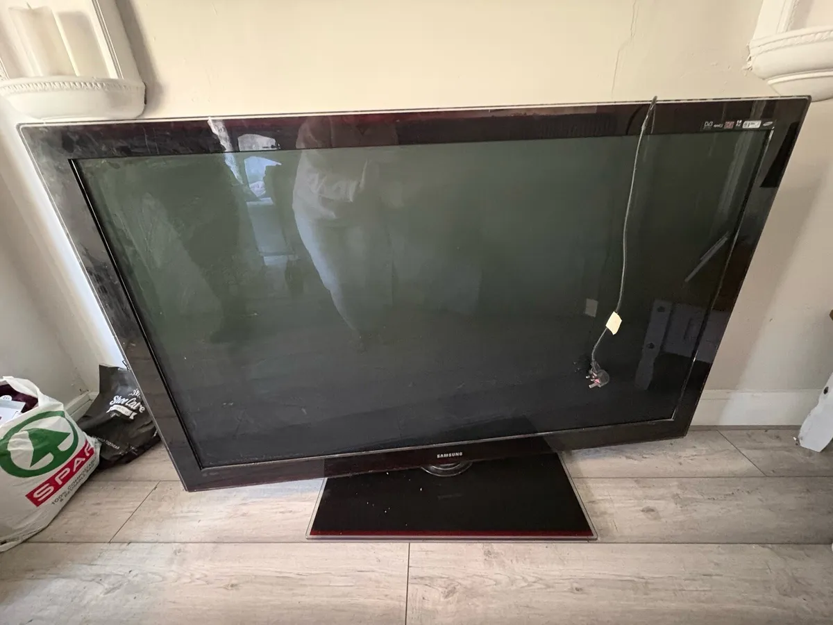 Samsung 70inch tv - Image 2