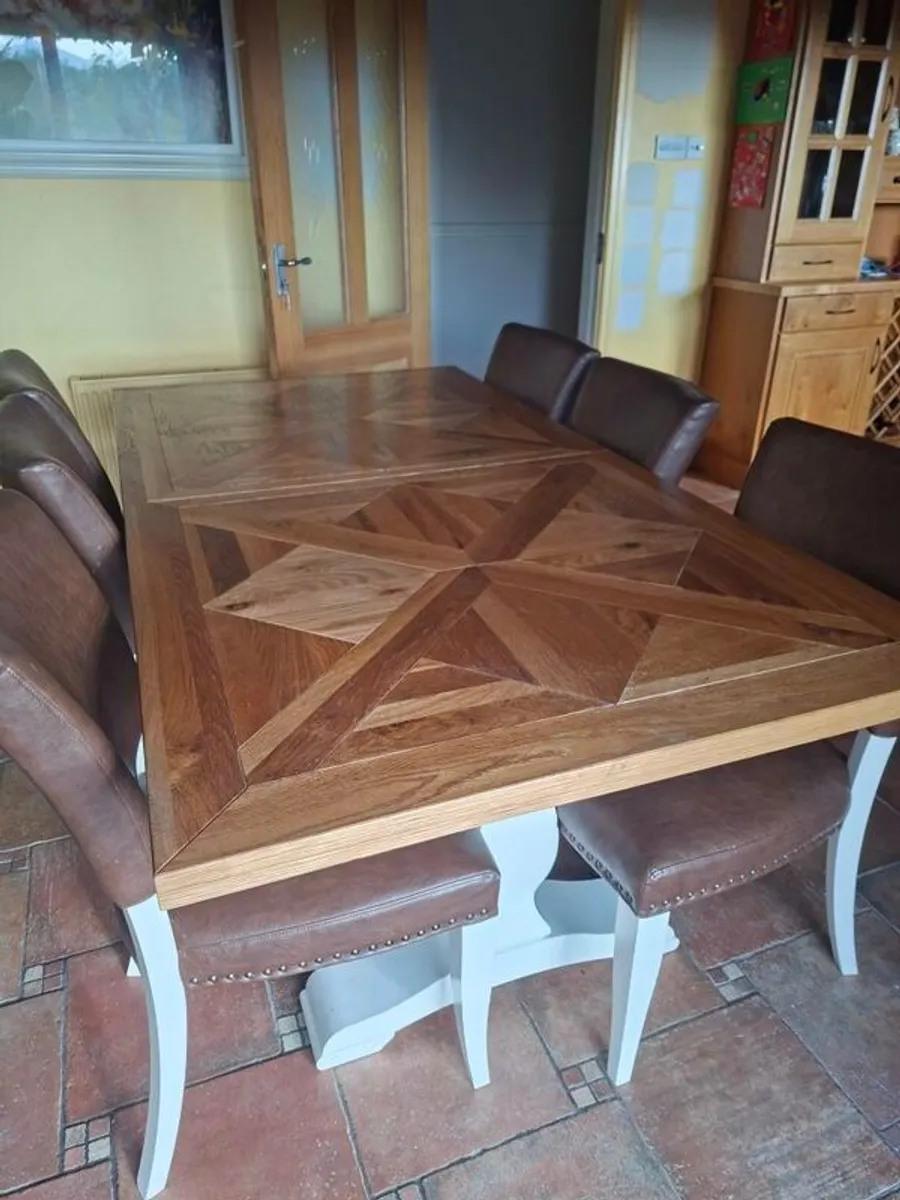 Solid wood Extendable dining table and chairs - Image 3